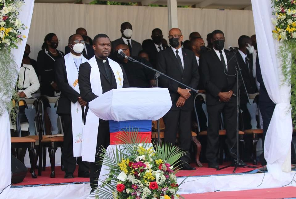 La cérémonie en hommage aux victimes du séisme du 12 janvier 2010 perturbé par des militants politiques